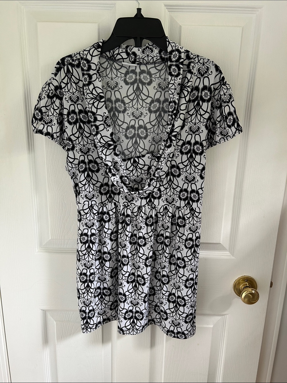 Black & White Floral drape neck Women’s Top